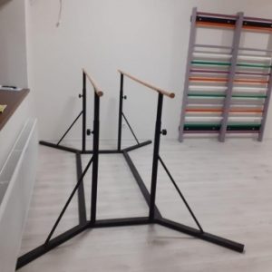 Parallelstangen aus Metall  höhen- und breitenverstellbar  Artikelnr. 77799